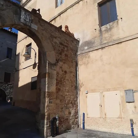 Casina Del Castello 아파트 *